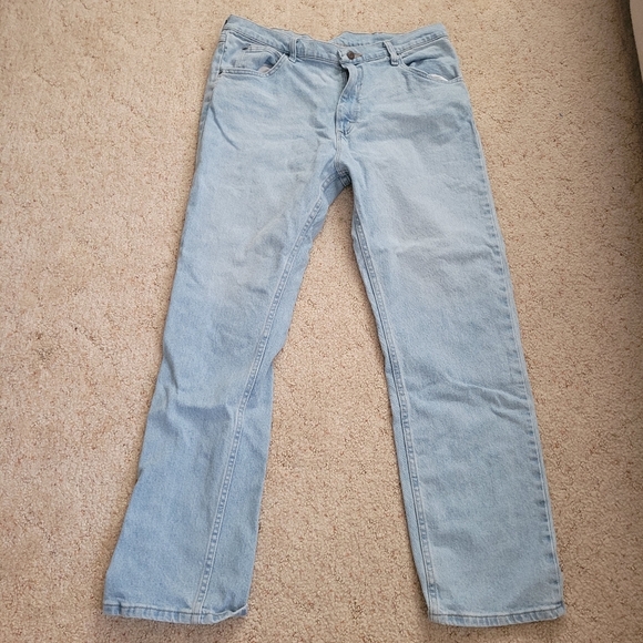Wrangler Light Wash Straight Leg Jeans - Picture 1 of 8
